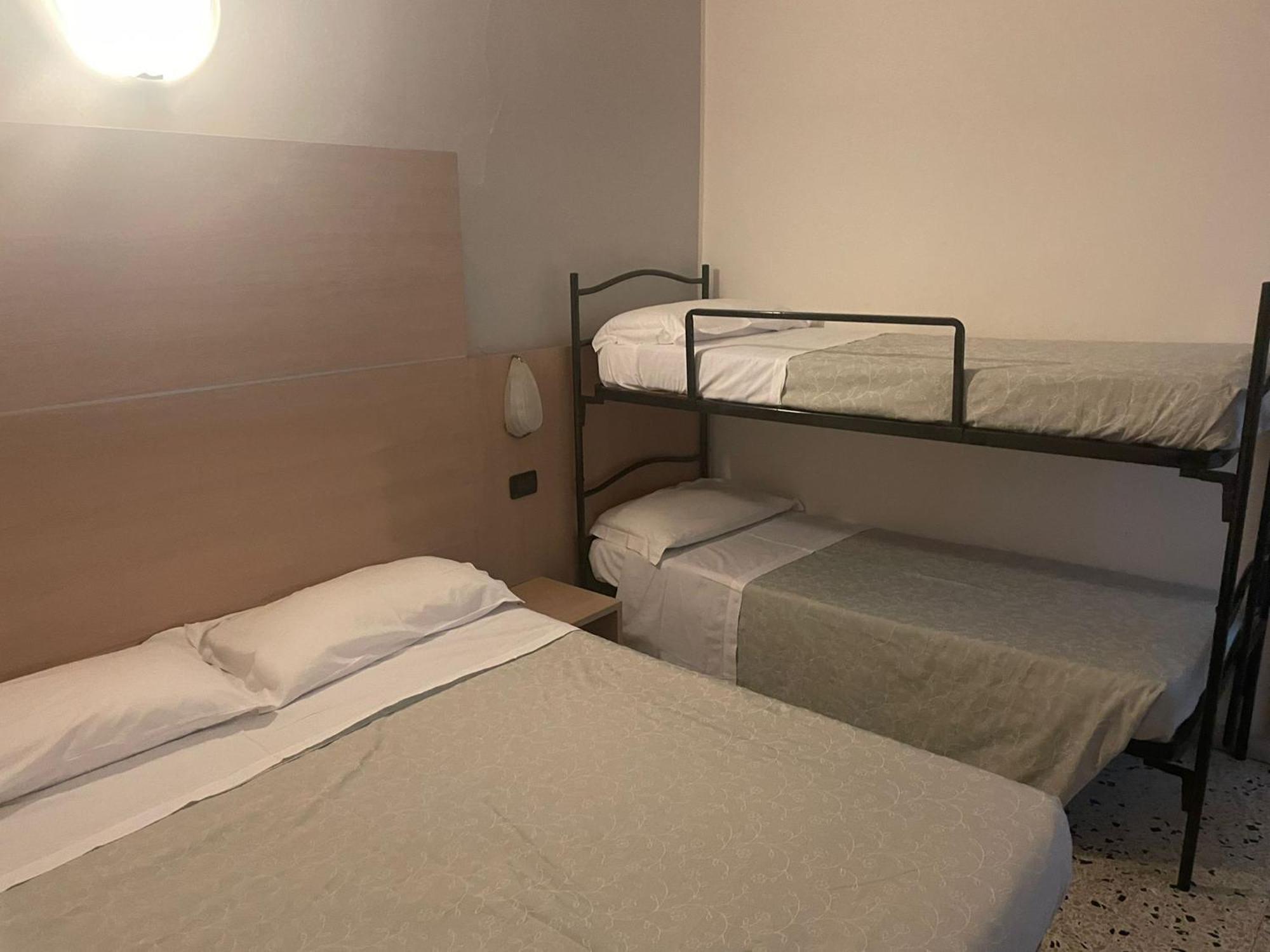 Hotel Veliero Rimini Buitenkant foto