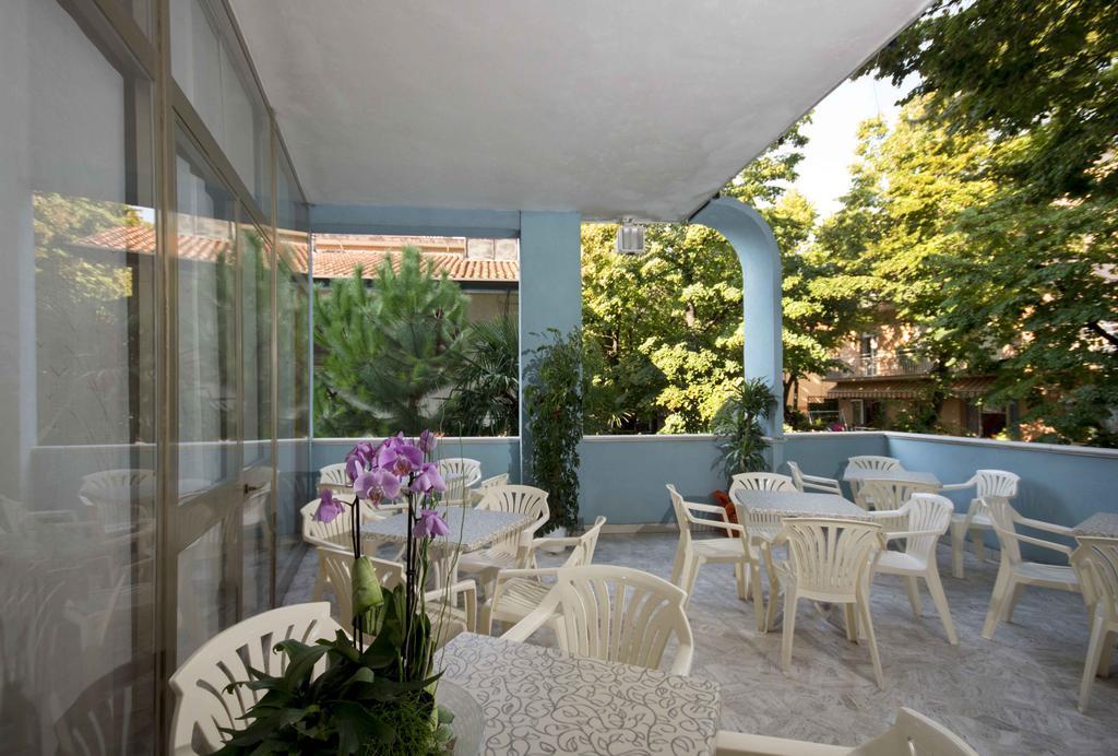 Hotel Veliero Rimini Buitenkant foto