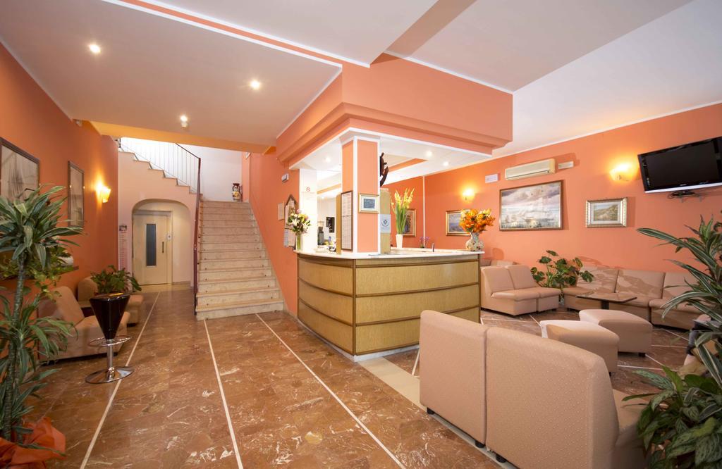 Hotel Veliero Rimini Buitenkant foto