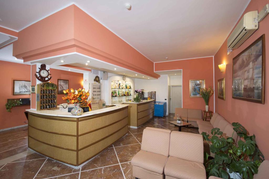 Hotel Veliero Rimini Buitenkant foto