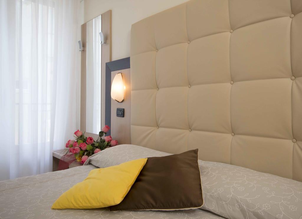Hotel Veliero Rimini Kamer foto