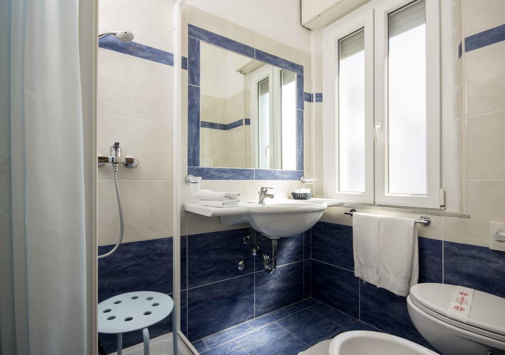 Hotel Veliero Rimini Buitenkant foto